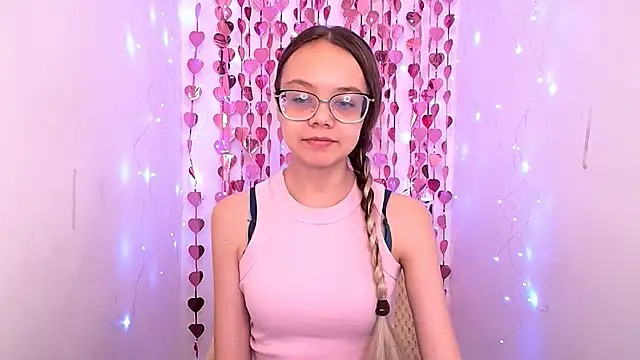 Snapshot of LolliStrawberry chatting on 03-15-26, 01:22 LolliStrawberry online show from 03-15-26, 01:22