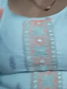 Snapshot of Zaara101 chatting on 03-18-26, 12:41 Zaara101 online show from 03-18-26, 12:41