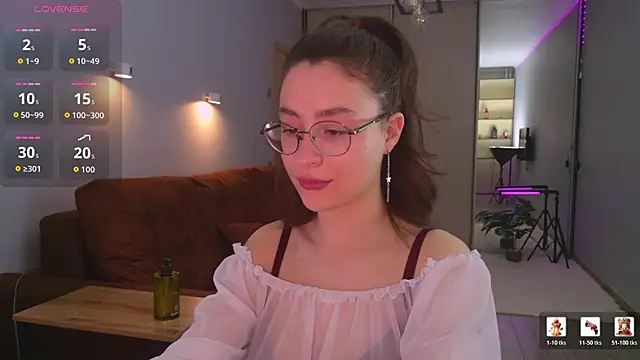 Snapshot of classy____ chatting on 03-26-26, 01:17 classy online show from 03-26-26, 01:17