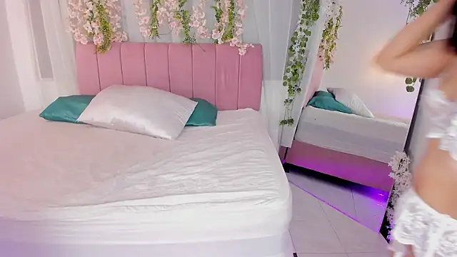 Snapshot of nicky_bonny18 chatting on 02-10-26, 12:09 nicky bonny18 online show from 02-10-26, 12:09