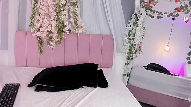 Snapshot of nicky_bonny18 chatting on 02-25-26, 12:20 nicky bonny18 online show from 02-25-26, 12:20