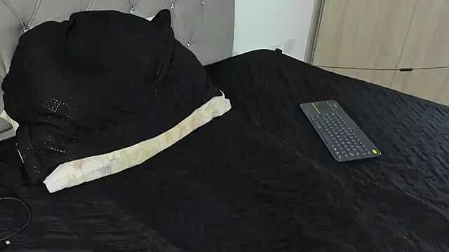 Kiltrohot online show from 02-04-26, 01:00