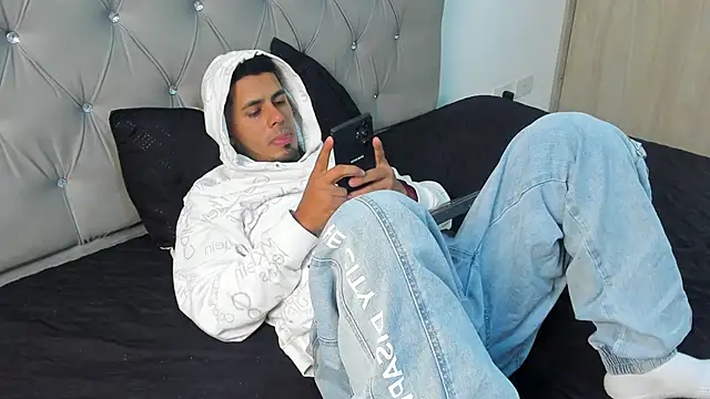 Kiltrohot online show from 02-07-26, 01:20