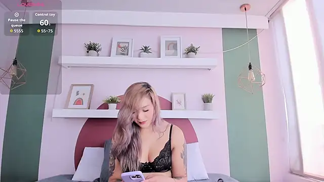 SilvyLaiton online show from 02-02-26, 06:06