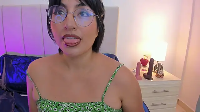 Snapshot of nathy_bush chatting on 06-03-26, 08:03 nathy bush online show from 06-03-26, 08:03
