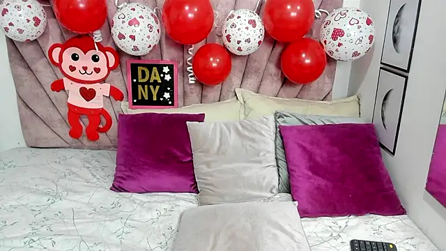 danibellucii  online show from 02-14-26, 12:24