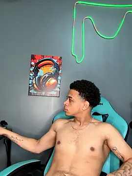 Snapshot of l-laross chatting on 01-12-26, 03:50 l-laross online show from 01-12-26, 03:50