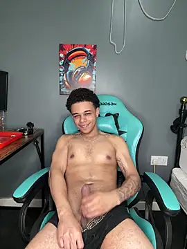 Snapshot of l-laross chatting on 01-17-26, 09:18 l-laross online show from 01-17-26, 09:18