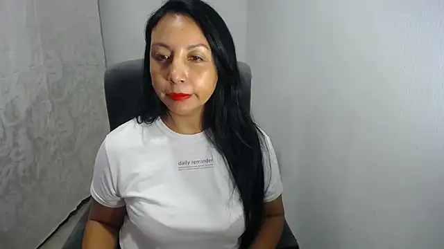 Snapshot of soyElena46 chatting on 04-25-26, 02:25 soyElena46 online show from 04-25-26, 02:25