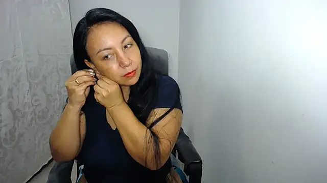 Snapshot of soyElena46 chatting on 04-29-26, 11:36 soyElena46 online show from 04-29-26, 11:36