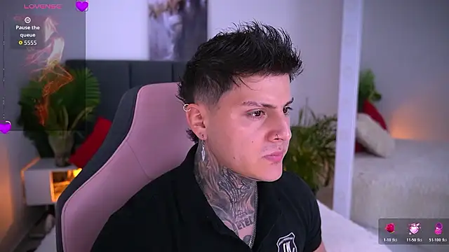 Snapshot of goldenatlasX chatting on 02-23-26, 06:05 goldenatlasX online show from 02-23-26, 06:05