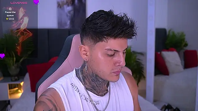 Snapshot of goldenatlasX chatting on 03-16-26, 06:56 goldenatlasX online show from 03-16-26, 06:56