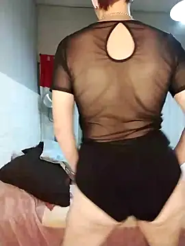 Snapshot of Juguetonafogosa5 chatting on 03-18-26, 11:30 Juguetonafogosa5 online show from 03-18-26, 11:30