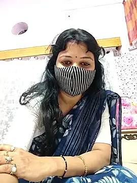 Snapshot of Priyaji7575 chatting on 02-13-26, 05:47 Priyaji7575 online show from 02-13-26, 05:47