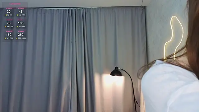 NicolaHulse online show from 02-06-26, 04:06