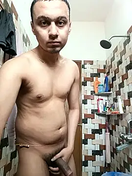 Snapshot of Uzieham22 chatting on 04-16-26, 03:07 Uzieham22 online show from 04-16-26, 03:07