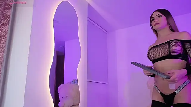 Snapshot of Isabella_Doll_ chatting on 01-19-26, 04:05 Isabella Doll online show from 01-19-26, 04:05