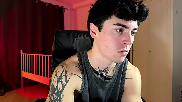 LiamFoster online show from 01-12-26, 04:34