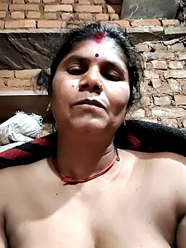 Hot di97 online show from 02-08-26, 10:46