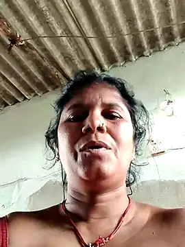 Hot di97 online show from 05-03-26, 01:11