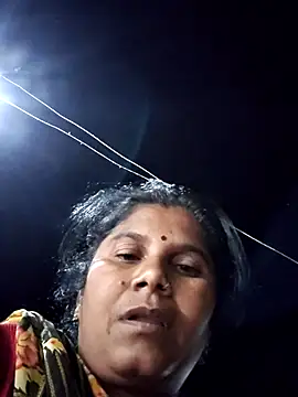 Hot di97 online show from 05-10-26, 07:19