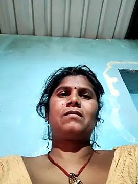 Hot di97 online show from 05-12-26, 02:47