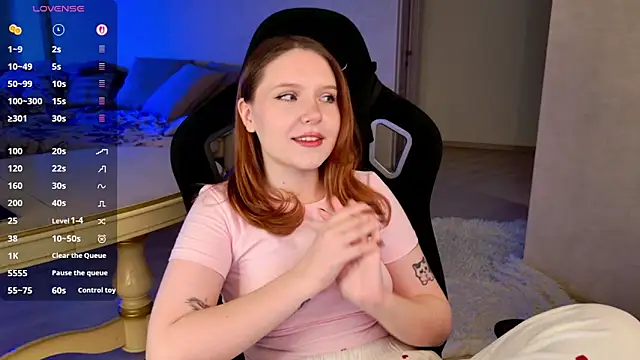 Snapshot of YouHoldMe chatting on 03-06-26, 06:15 YouHoldMe online show from 03-06-26, 06:15