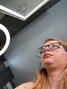 coy girl  online show from 02-12-26, 11:05