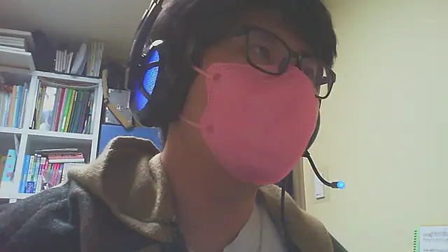 Snapshot of malibu876 chatting on 01-19-26, 04:33 malibu876 online show from 01-19-26, 04:33