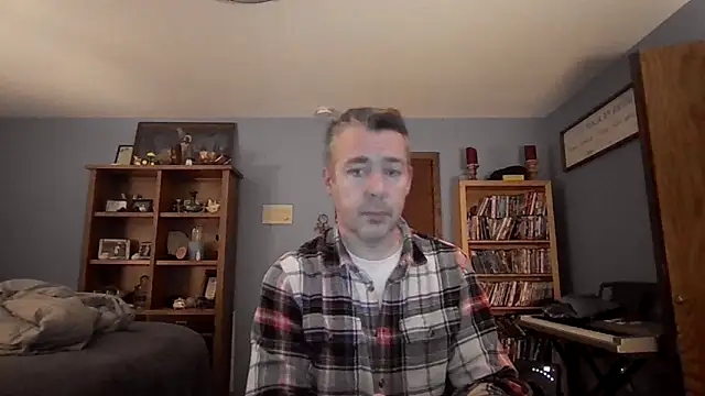 chrisw8140 online show from 02-15-26, 03:47