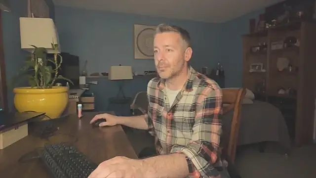 chrisw8140 online show from 05-01-26, 04:39