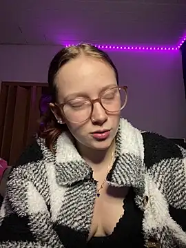 Snapshot of YoungLisaa18 chatting on 02-17-26, 08:15 YoungLisaa18 online show from 02-17-26, 08:15