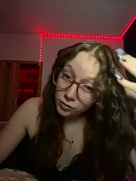 Snapshot of YoungLisaa18 chatting on 02-24-26, 08:07 YoungLisaa18 online show from 02-24-26, 08:07