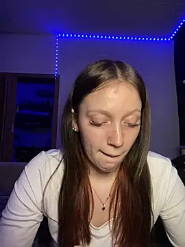 Snapshot of YoungLisaa18 chatting on 03-12-26, 08:04 YoungLisaa18 online show from 03-12-26, 08:04