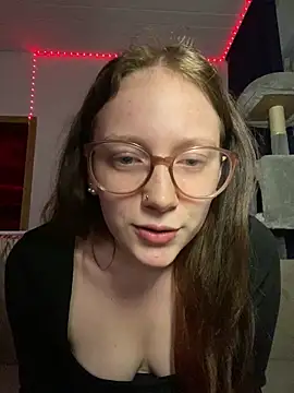 Snapshot of YoungLisaa18 chatting on 04-01-26, 06:49 YoungLisaa18 online show from 04-01-26, 06:49