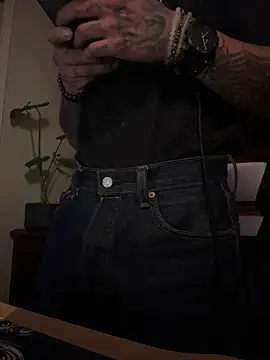 Snapshot of JoeyBlazy chatting on 05-19-26, 05:25 JoeyBlazy online show from 05-19-26, 05:25