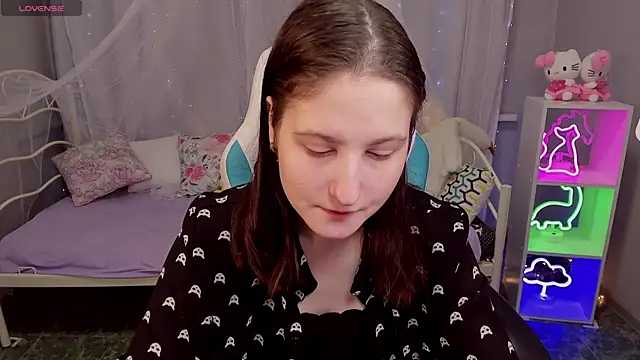 Snapshot of KiraDuvall chatting on 01-13-26, 04:56 KiraDuvall online show from 01-13-26, 04:56