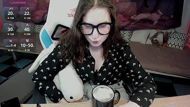 Snapshot of KiraDuvall chatting on 02-05-26, 05:06 KiraDuvall online show from 02-05-26, 05:06