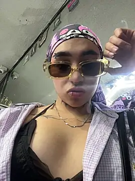 Snapshot of iriis chatting on 04-28-26, 10:48 iriis online show from 04-28-26, 10:48