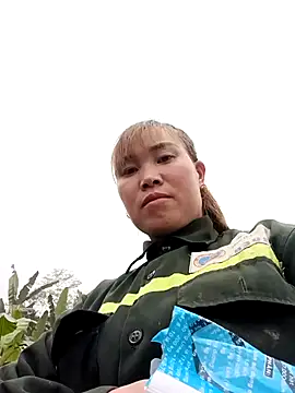 Snapshot of karara97 chatting on 03-17-26, 02:05 karara97 online show from 03-17-26, 02:05