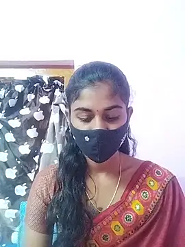 Snapshot of Tamil_Hot_RoyalQueen chatting on 02-18-26, 03:57 Tamil Hot RoyalQueen online show from 02-18-26, 03:57