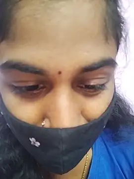 Snapshot of Tamil_Hot_RoyalQueen chatting on 02-25-26, 04:49 Tamil Hot RoyalQueen online show from 02-25-26, 04:49