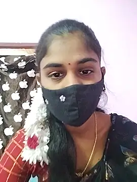 Snapshot of Tamil_Hot_RoyalQueen chatting on 03-11-26, 04:57 Tamil Hot RoyalQueen online show from 03-11-26, 04:57