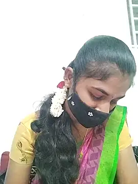 Snapshot of Tamil_Hot_RoyalQueen chatting on 03-15-26, 04:35 Tamil Hot RoyalQueen online show from 03-15-26, 04:35