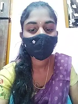 Snapshot of Tamil_Hot_RoyalQueen chatting on 03-28-26, 04:50 Tamil Hot RoyalQueen online show from 03-28-26, 04:50
