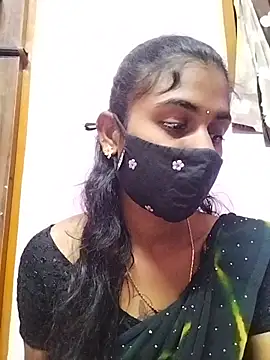 Snapshot of Tamil_Hot_RoyalQueen chatting on 04-03-26, 06:50 Tamil Hot RoyalQueen online show from 04-03-26, 06:50