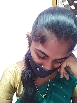 Snapshot of Tamil_Hot_RoyalQueen chatting on 04-04-26, 02:14 Tamil Hot RoyalQueen online show from 04-04-26, 02:14