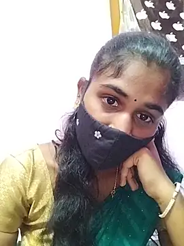 Snapshot of Tamil_Hot_RoyalQueen chatting on 04-05-26, 02:31 Tamil Hot RoyalQueen online show from 04-05-26, 02:31