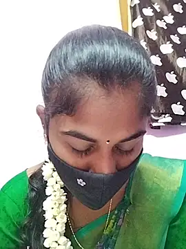 Snapshot of Tamil_Hot_RoyalQueen chatting on 04-06-26, 05:03 Tamil Hot RoyalQueen online show from 04-06-26, 05:03