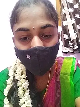 Snapshot of Tamil_Hot_RoyalQueen chatting on 04-10-26, 03:50 Tamil Hot RoyalQueen online show from 04-10-26, 03:50